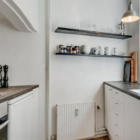 Centralauthentic And Charming 2br