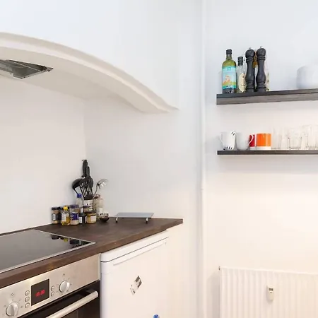 Centralauthentic And Charming 2br Сasa de vacaciones