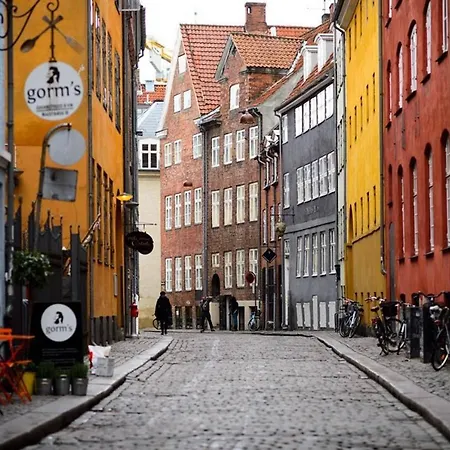 Centralauthentic And Charming 2br Feriehus *