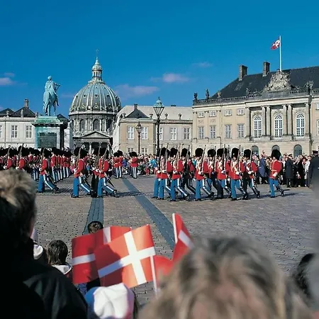 Feriehus Centralauthentic And Charming 2br