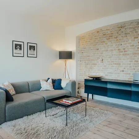 Centralauthentic And Charming 2br København
