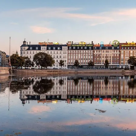 Feriehus Centralauthentic And Charming 2br
