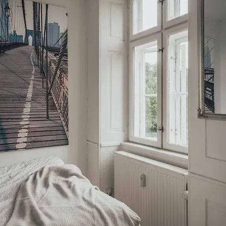 Centralauthentic And Charming 2br Feriehus København